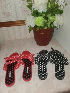 Charles David Damen-Pantolette Souffle gepunktet 229 $ - Bild 1 von 12