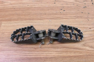 2009 年 YAMAHA XT250 左右脚钉 - 一对 — 第 1/4 张图片