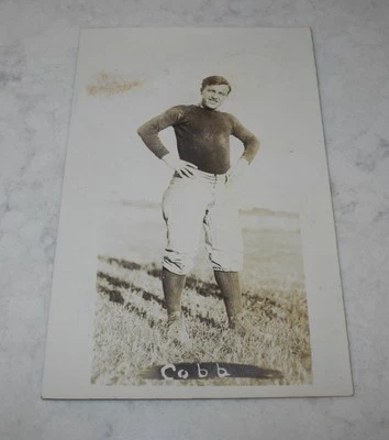 Tarjeta postal escolar de exhibición de recuerdo Cobb de fútbol de 1910 Foto 1 de 2