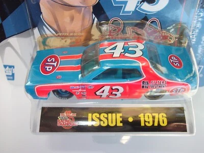 Coche Dodge 1/64 1999 Race Champions Richard Petty STP 5 décadas de Petty 1976 Foto 1 de 4