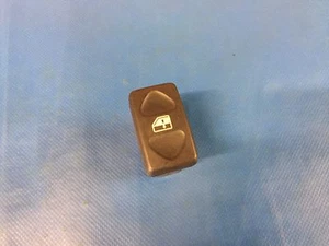 Land Rover Freelander/Discovery 2 Window Switch (Part #: YUF101770LNF) - Picture 1 of 1
