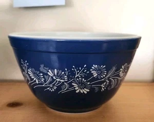 Vintage PYREX #401 Colonial Mist Mixing Bowl  Blue With White Flowers  - Picture 1 of 8