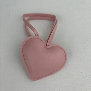 Herz Taschenanhänger Rosa Kunstleder Anhänger Handtasche Geschenk für Sie Neu im Paket - Bild 1 von 3