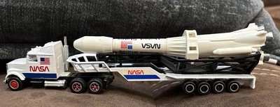 Majorette NASA Semi Tractor -Trailer  With Rocket  #610  Made In FR 1/87 Scale - Image 1 of 4