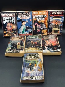 Menge 8 David Weber Science Fiction/Fantasy Taschenbücher Ehre Harrington - Bild 1 von 22