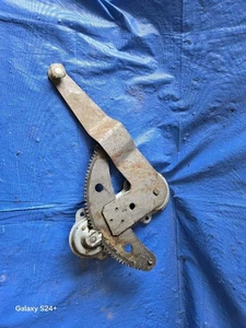 84-87 88 89 90 TOPAZ LEFT FRONT WINDOW REGULATOR MANUAL 4 DOOR DRIVER SIDE 26642 - Picture 1 of 2