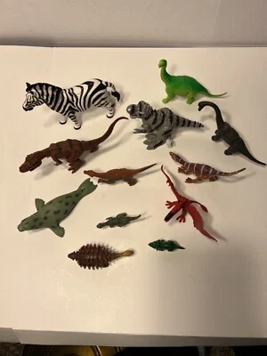 Смешанные лоты миниатюрные разнообразные 10 пластиковых игрушечных фигурок динозавров и 2 разных ЧИСТЫЙ - Изображение 1 из 4
