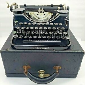 Vintage 1936/38 Underwood Universal Portable 4 Bank Typewriter with Case