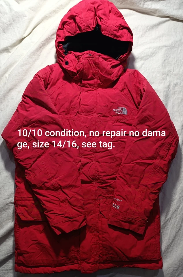 Chaqueta de invierno roja con capucha North Face Teens 14-16 550 Fill Foto 1 de 4