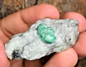 Emerald Crystal on Matrix From Swat Pakistan 101 CT - Picture 1 of 13