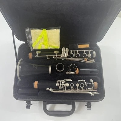 Clarinete Infinity Don Bell Serie Estándar con Estuche Rígido y Accesorios Usado Foto 1 de 3