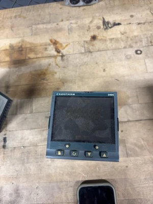 NEW NO BOX  EUROTHERM 2404/CC/VH/H7/XX/XX/XX/XX/XX/XX/ENG - Image 1 of 2