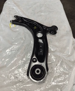 Aufhängungsschwinge Ameise. Links VOLKSWAGEN GOLF 2.0 TDI DPF BlueM.Tech. Ber - Picture 1 of 4