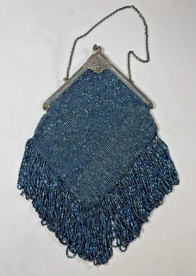 Antigua cartera victoriana eduardiana con cuentas de vidrio azul - forma de diamante, aleta Foto 1 de 4