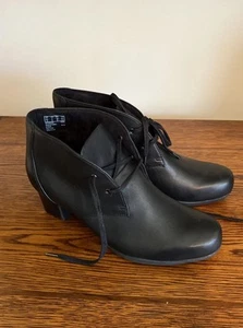 Clarks Women's Size 9M Shoes Black Leather Lace Up Comfort Career Ankle Boots - Picture 1 of 10