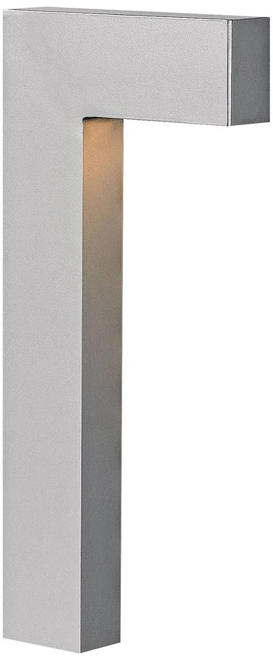 Luz de camino LED lineal de titanio Hinkley Atlantis Foto 1 de 1