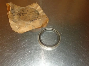 New NOS GM Transmission Tail Shaft Seal 3769588 Chevrolet Chevy GMC Truck SM420 - Picture 1 of 2