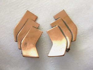 Signed Vintage RENOIR Overlapping Modified Chevron Copper Clip Earrings 1.5 In - Picture 1 of 4