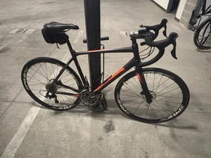 2017 Giant Contend SL 1 Disc M/L Road Bike - Picture 1 of 5