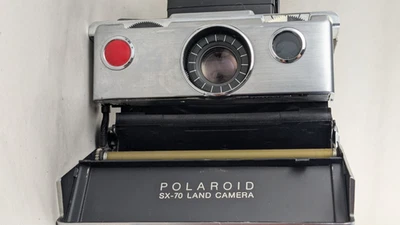 POLAROID SX-70 Land Camera Deluxe pour pièces détachées # Non fonctionnel # - Photo 1/4