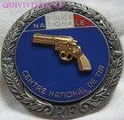 IN22750 - INSIGNE Police Nationale, Centre National de Tir, pistolet doré