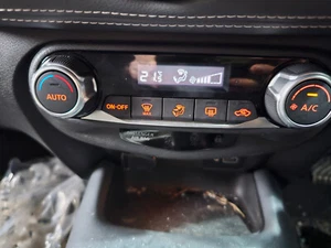 2021 NISSAN JUKE DIG-T N-CONNECTA DCT MK2 5DRS HATCH AC HEAT CONTROL PANEL *2303 - Picture 1 of 11