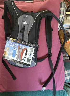 High Sierra Hydration Pack 2 Liters Black Pockets Reflective 17 10 X 3” New NWT - Image 1 of 4