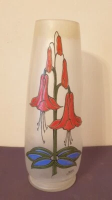 JOMA, très joli vase, en verre dépoli, décor de fuchsias - Photo 1/4