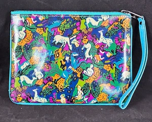 BORSA DA POLSO MARC BY MARC JACOBS RIVESTITA IN PVC VERDE ACQUA E MULTICOLORE STAMPA ANIMALE - Foto 1 di 8