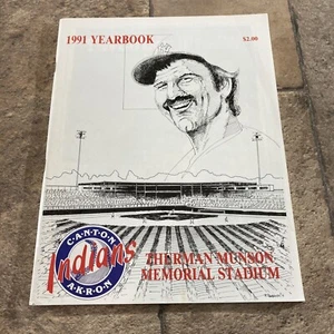 1991 De colección Anuario de los Indios Acron 1991 Thurman Munson Cubierta Estadio Memorial - Imagen 1 de 2