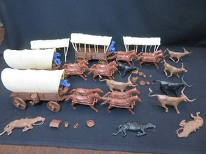 SALE_Classic Toy Soldiers 3 Conestoga Wagons Brown, Steers, Dead Horses (54MM) - Picture 1 of 7