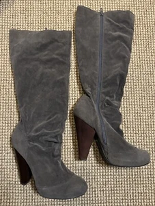 BAMBOO Brenda Charcoal Gray Suede Like Y2K Knee High Chunky Heel Boots Size 8.5 - Picture 1 of 5