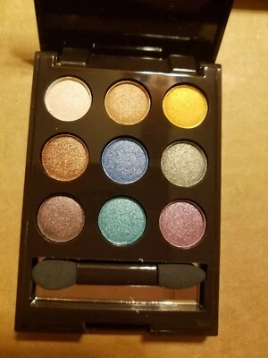 Mark from Avon Eye color compact Please go to my page and see other items that - Image 1 of 3