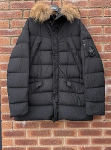 Parka de plumón CP Company Tactex piel de mapache negra mate talla 56/2XL/3XL precio de venta sugerido por el fabricante 1150 GBP - Imagen 1 de 22