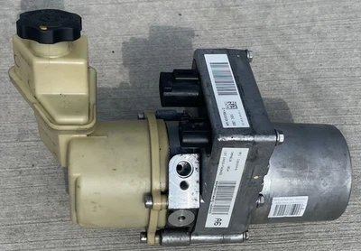 2011-2014 Dodge Challenger SXT 3.6L R/T 5.7L Electric Power Steering Pump - Image 1 of 4