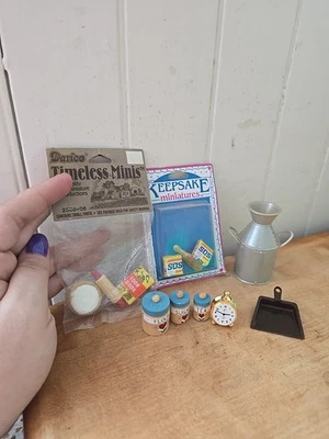 Lot Of Vintage 1:12 Scale Dollhouse Kitchen Accessories Canisters, Soap, Recipes - Image 1 of 4