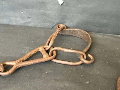 RARO ANTIGUO VINTAGE FORJADO A MANO DISEÑO ÚNICO PIERNA CUELLO RÚSTICO CADENA HIERRO CON ANILLO, Foto 1 de 4