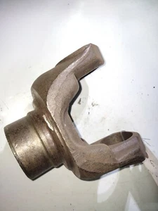 SPICER END YOKE 6-4-3831 - Picture 1 of 3
