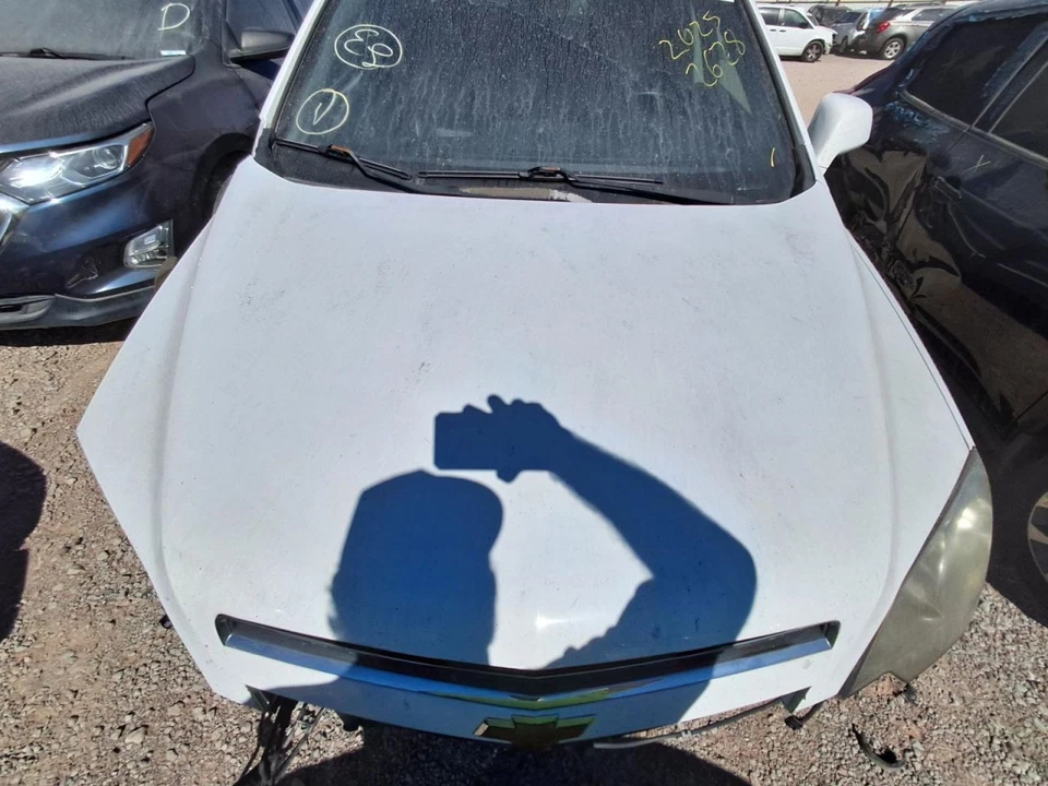 (LOCAL PICKUP ONLY) Hood Fits 12-15 CAPTIVA SPORT 2636264 - Imagem 1 de 4