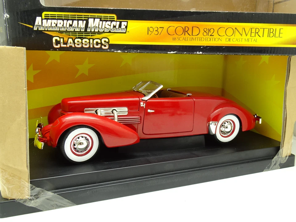 Ertl American Muscle 1/18 - Cord 812 Convertible Rojo 1937 Foto 1 de 1