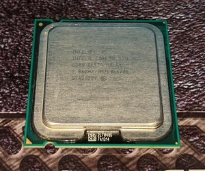 Intel Core 2 Duo E6300 1.86GHz/2M/1066 SL9TA 65nm 65W L2 - Foto 1 di 1