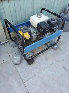 SDMO Generator - Honda HX4000 - Petrol 3.7kwa - Picture 1 of 3