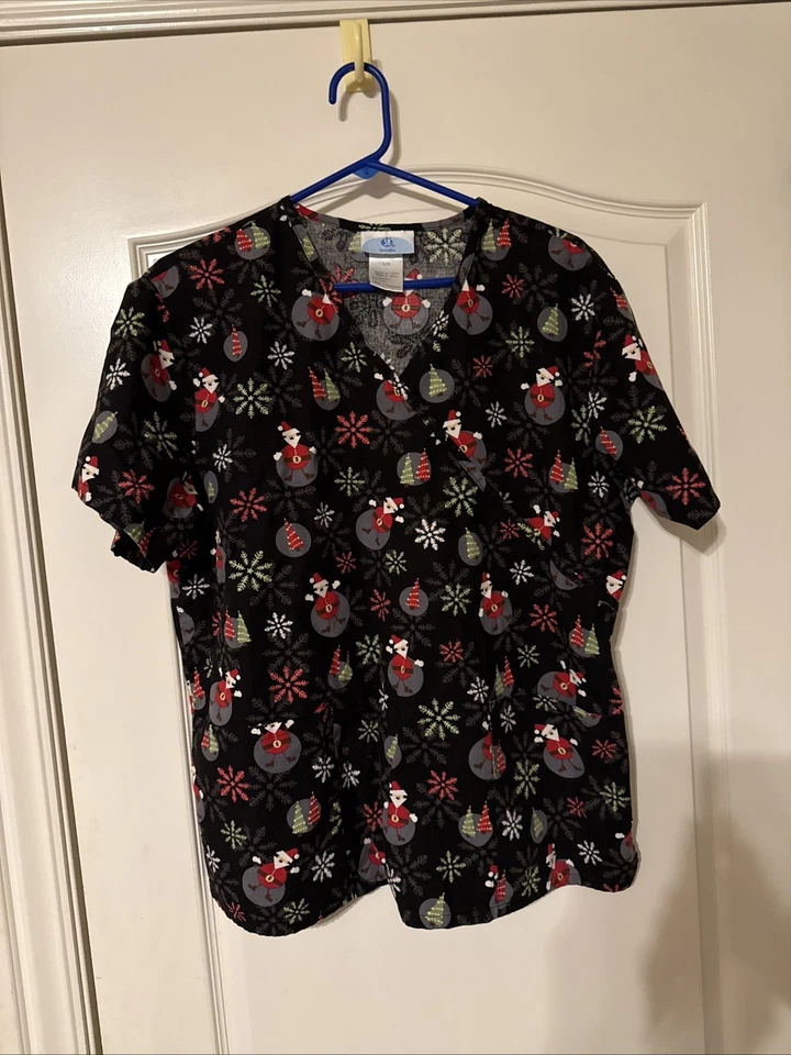 Christmas Scrub Top Women's Medium Santa Snowflakes Red Holiday Trees Crafts - Image 1 of 1