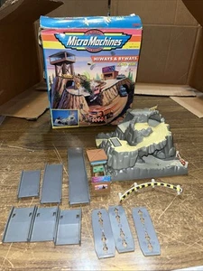Micro Machines Galoob Hiways & Biways Yikes Peak Playset - Incomplete - Picture 1 of 14