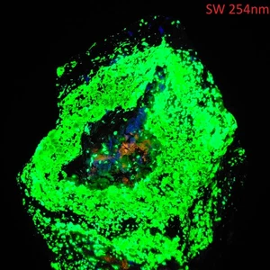 Clinohedrite Hardystonite Willemite three colour SW fluorescent Franklin 1.66kg - Picture 1 of 10
