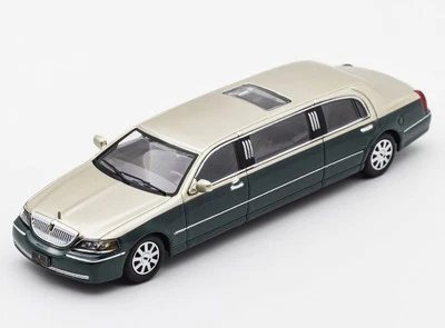 LINCOLN Town Car - Stretch Limousine  - silber / green - GCD 1:64 - Immagine 1 di 4