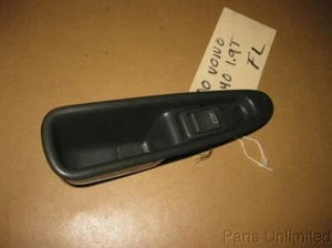 00-04 Volvo s40 OEM front Right window switch and cover part # 03458221 - Picture 1 of 1