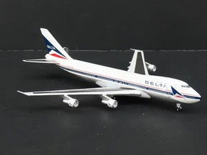 Aeroclassics 1:400 Delta Air Lines Boeing 747-100 N9898 Widget ACN9898 - Picture 1 of 7