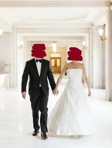 Carolina Herrera off-white Sleek Corset Wedding Gown. Designer Ball gown/A-line - Picture 1 of 8