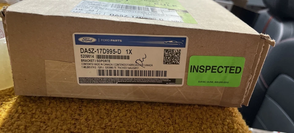 Soporte de retención de parachoques izquierdo OEM 2009-2016 Ford Lincoln MKS DA5Z-17D995-D Foto 1 de 1